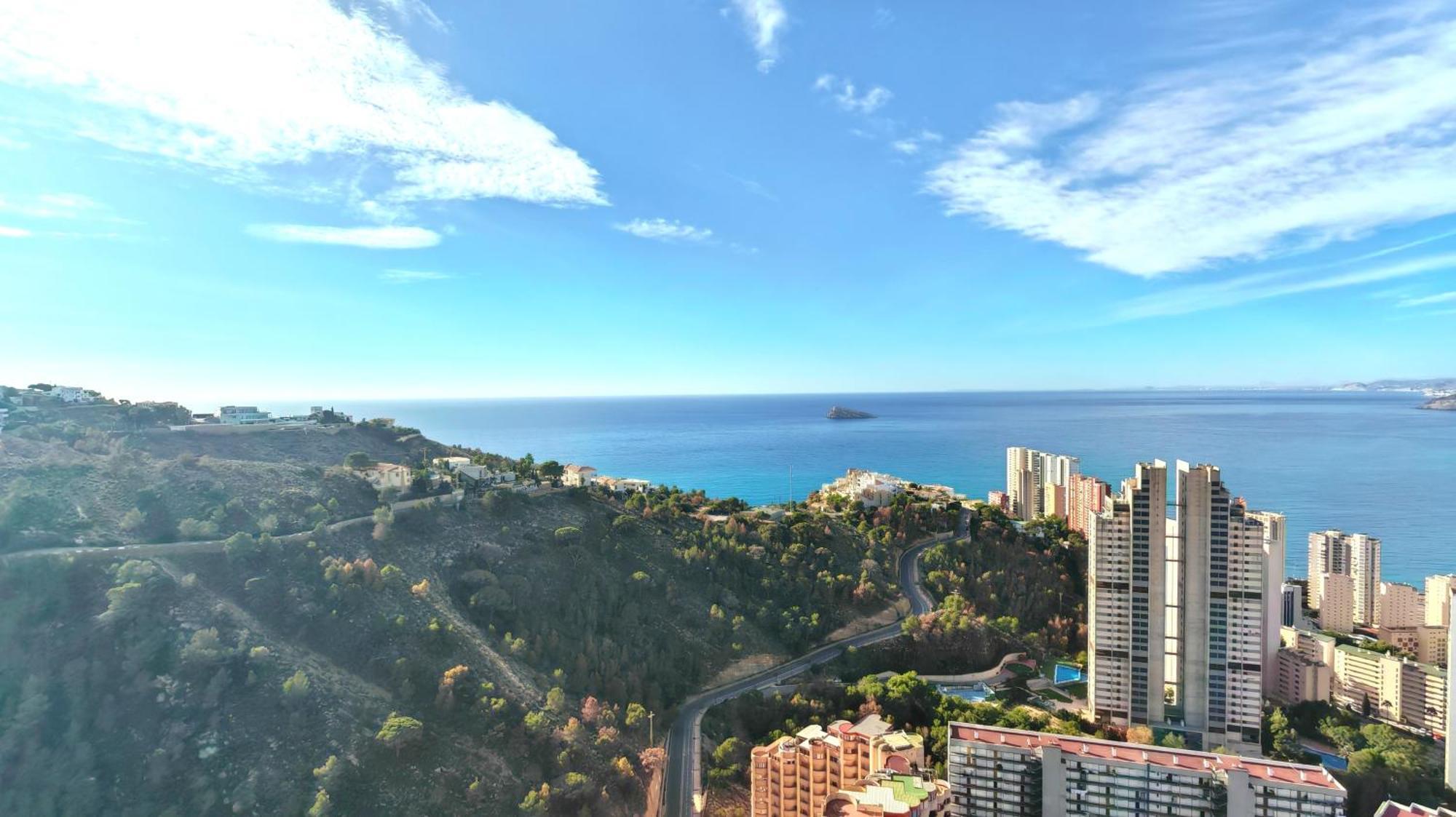 Apartament 36th Floor - Highrise With Private Terrace & Amazing Sea Views