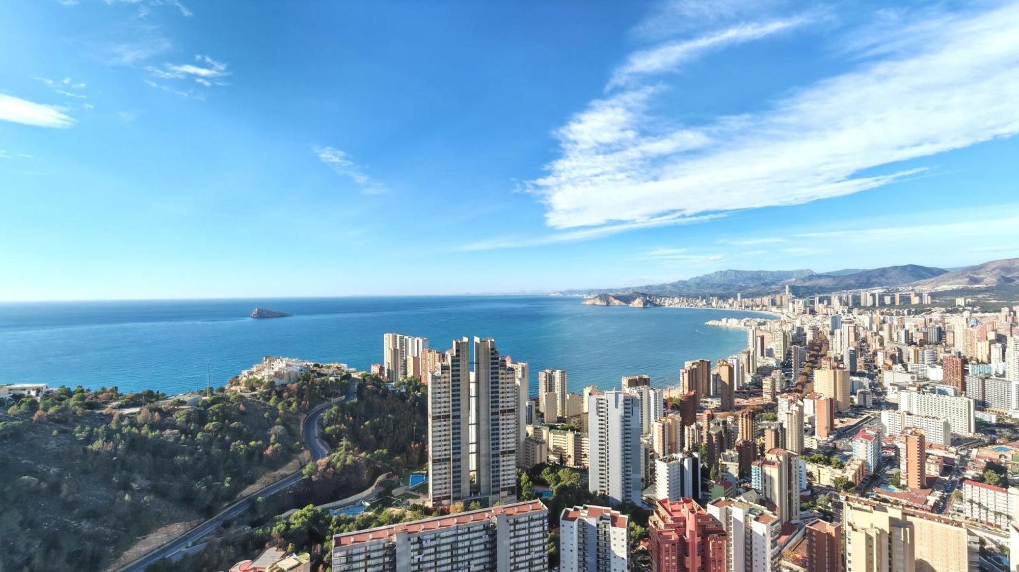 36th Floor - Highrise With Private Terrace & Amazing Sea Views Apartment *